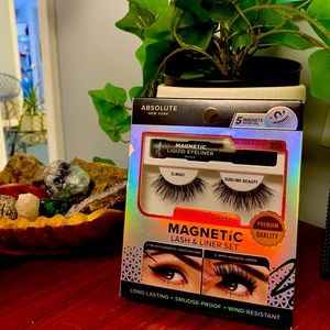 Magnetic lash and glue set